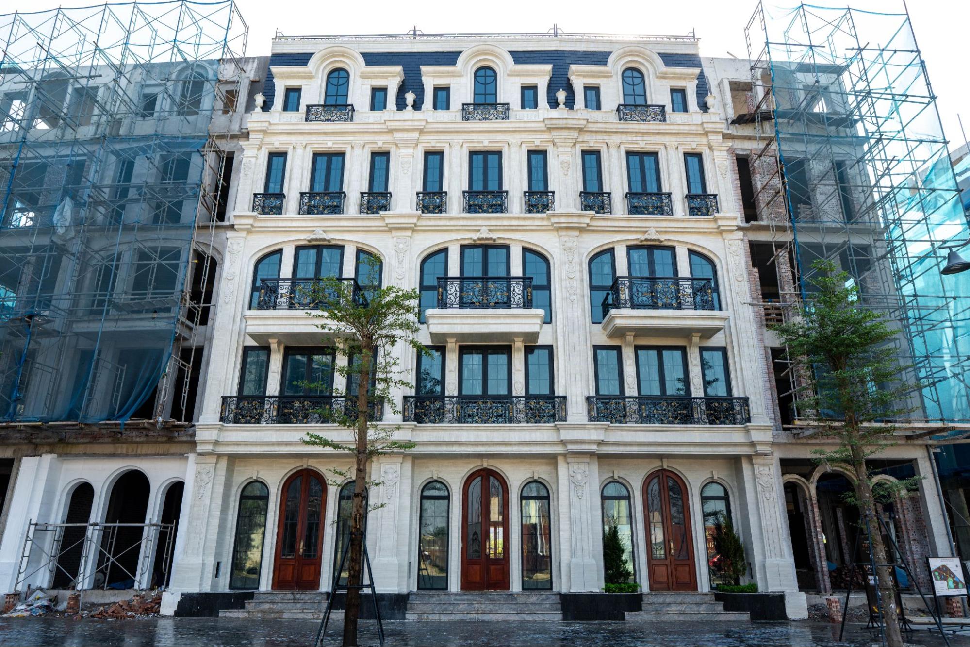 Cận cảnh dự án nhà phố “chuẩn châu Âu” từ viên đá lát vỉa hè của Sunshine Group tại phía Tây Hà Nội